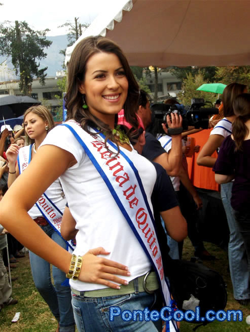 La gracia y belleza de la mujer Quite�a 